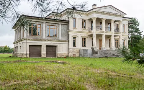 2-этажный коттедж 1 320 м² без отделки