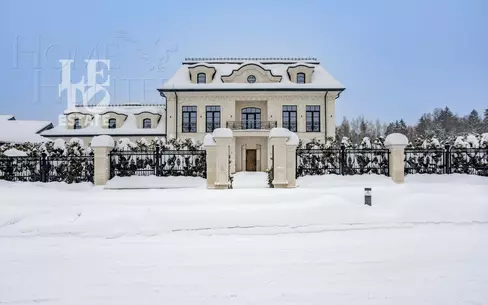 3-этажный коттедж 1 000 м² без отделки