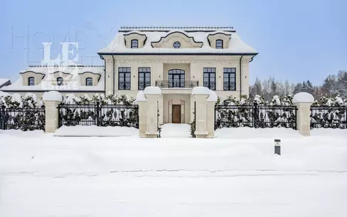 3-этажный коттедж 1 000 м² без отделки