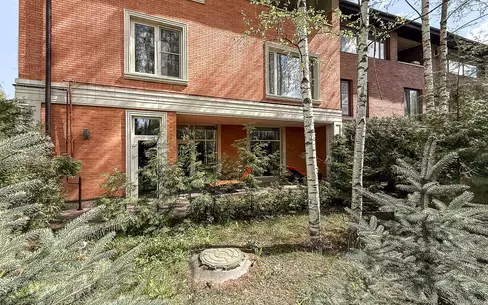 3-этажный таунхаус 600 м² с отделкой