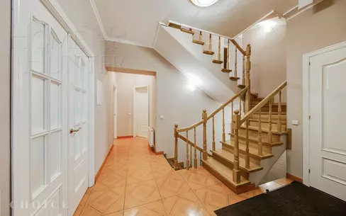 2-этажный коттедж 450 м² с отделкой