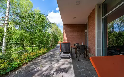 3-этажный таунхаус 600 м² с отделкой