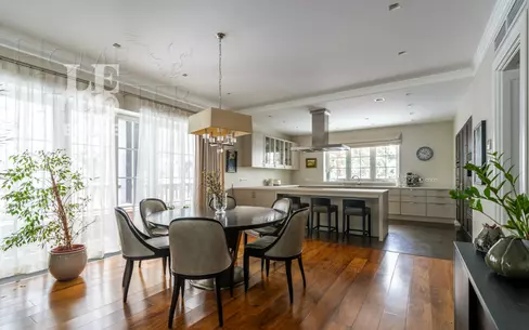 2-этажный коттедж 530 м² с отделкой