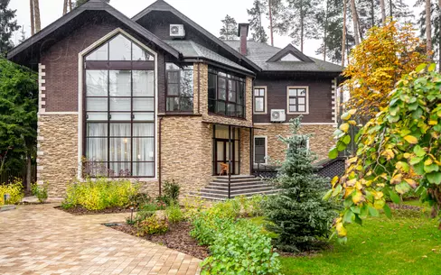 2-этажный коттедж 750 м² с отделкой