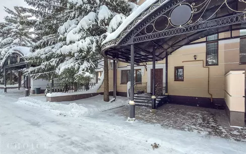 3-этажный таунхаус 270 м² с отделкой