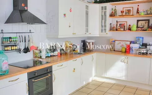 2-этажный коттедж 350 м² с отделкой