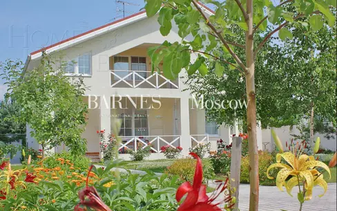 2-этажный коттедж 350 м² с отделкой