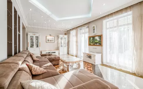 2-этажный коттедж 350 м² с отделкой