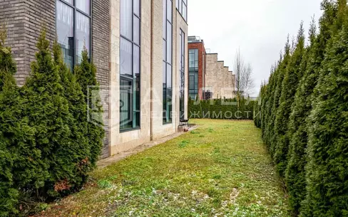 3-этажный таунхаус 310 м² с отделкой