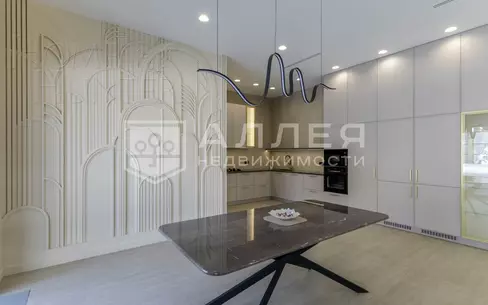 2-этажный коттедж 350 м² с отделкой