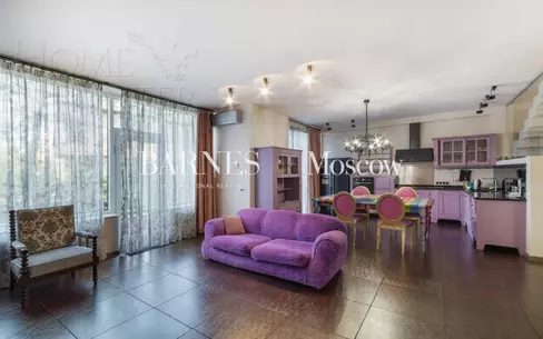 3-этажный таунхаус 354 м² с отделкой