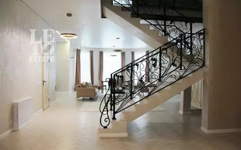 2-этажный коттедж 440 м² с отделкой