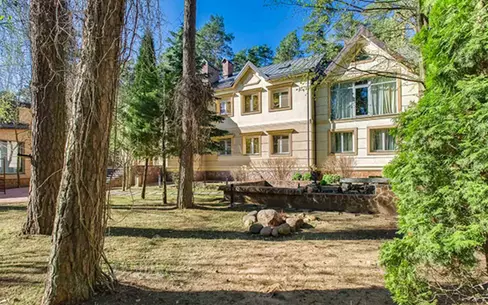 2-этажный коттедж 1 400 м² с отделкой