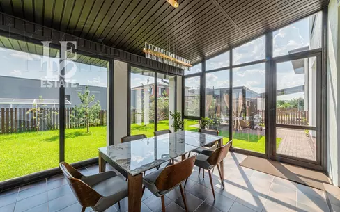 2-этажный коттедж 241 м² с отделкой