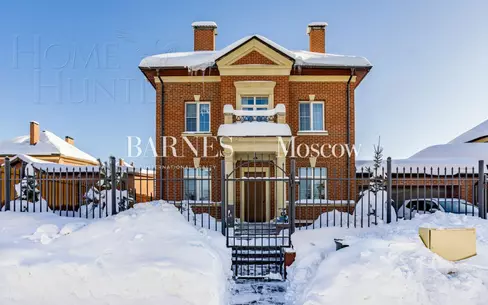 2-этажный коттедж 300 м² с отделкой