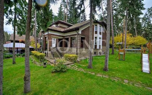 2-этажный коттедж 550 м² с отделкой