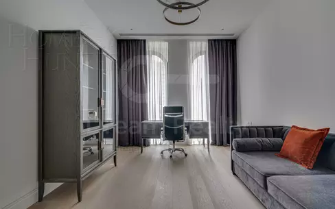 2-КОМН. КВАРТИРА С ОТДЕЛКОЙ 165.9 М² НА 4 ЭТАЖЕ