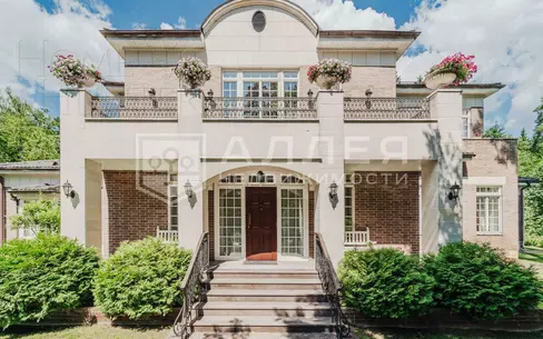 2-этажный коттедж 450 м² с отделкой