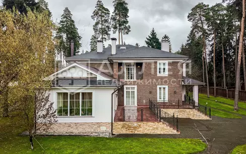 КОТТЕДЖ 595 м² с отделкой