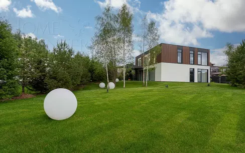 2-этажный коттедж 390 м² с отделкой