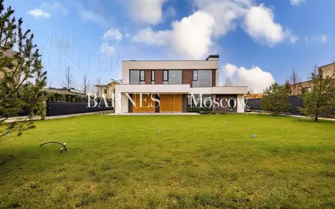 2-этажный коттедж 365 м² без отделки