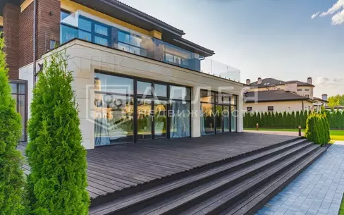 2-этажный коттедж 961 м² с отделкой