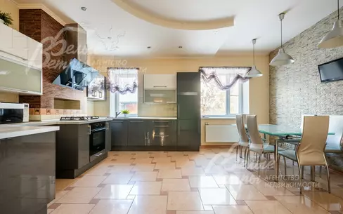 2-этажный коттедж 365 м² с отделкой