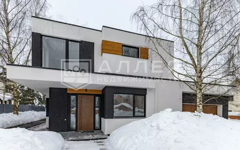 КОТТЕДЖ 240 м² с отделкой