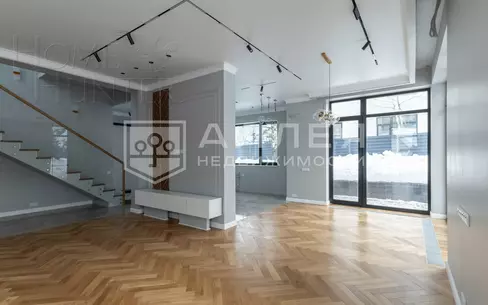 КОТТЕДЖ 240 м² с отделкой