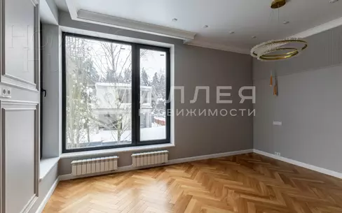 КОТТЕДЖ 240 м² с отделкой