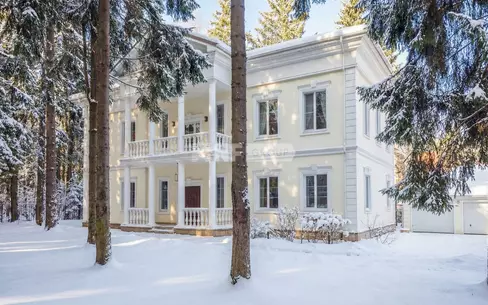 2-этажный коттедж 733 м² с отделкой