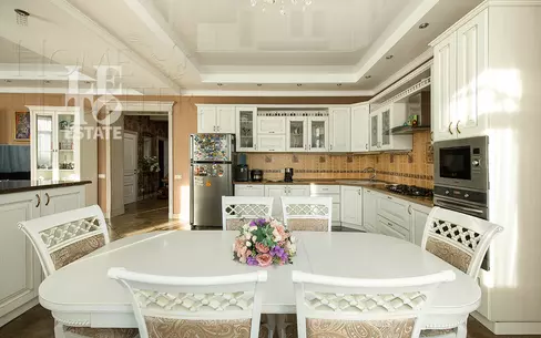 2-этажный коттедж 500 м² с отделкой