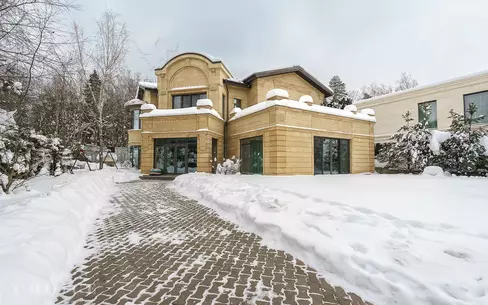 2-этажный коттедж 600 м² с отделкой