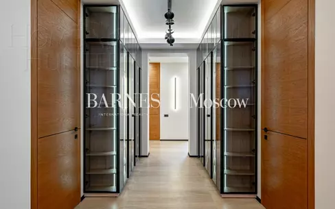 2-этажный коттедж 340 м² с отделкой