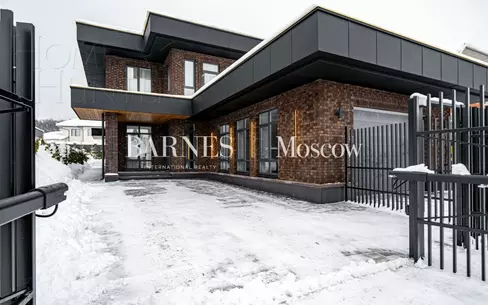 2-этажный коттедж 340 м² с отделкой