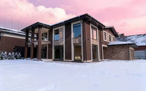 2-этажный коттедж 450 м² с отделкой