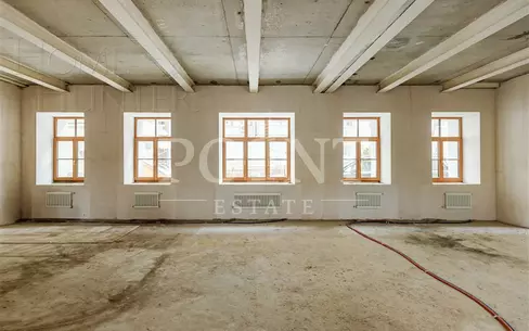 3-комн. кв., 107 м², 1/6 этаж