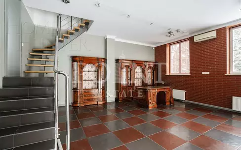 2-этажный коттедж 500 м² с отделкой