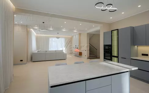 2-этажный коттедж 320 м² с отделкой