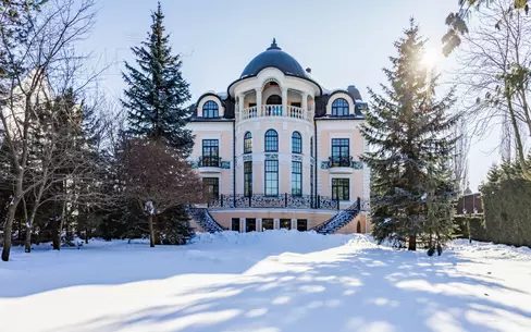 3-этажный коттедж 776 м² с отделкой