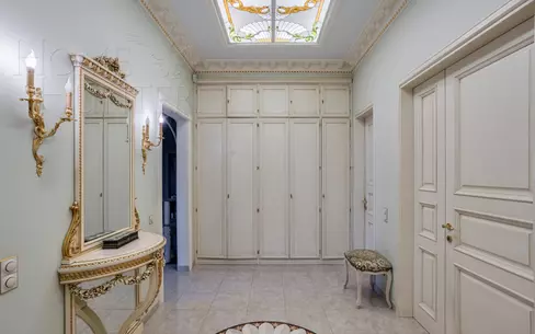 3-этажный коттедж 776 м² с отделкой