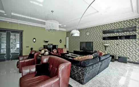 2-этажный коттедж 640 м² с отделкой