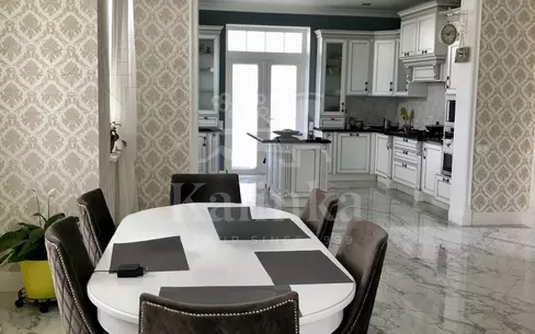 3-этажный коттедж 331 м² с отделкой