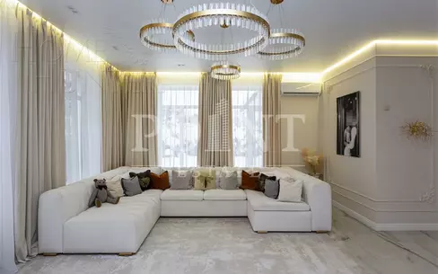 2-этажный коттедж 241 м² с отделкой