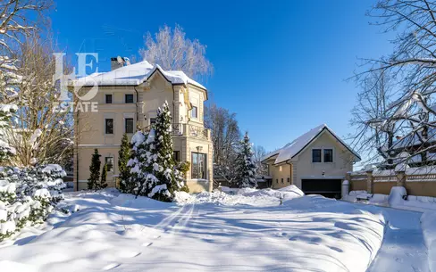 3-этажный коттедж 468 м² с отделкой