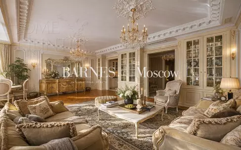 4-КОМН. КВАРТИРА С ОТДЕЛКОЙ 190 М² НА 3 ЭТАЖЕ