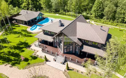 2-этажный коттедж 2 010 м² с отделкой