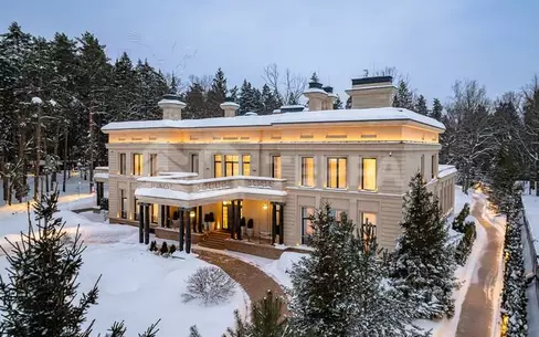 2-этажный коттедж 2 000 м² с отделкой