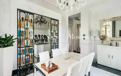 2-этажный коттедж 1 100 м² с отделкой