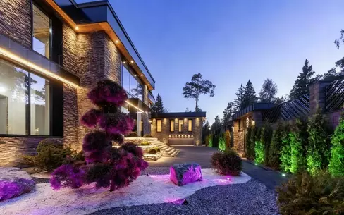 2-этажный коттедж 1 700 м² без отделки